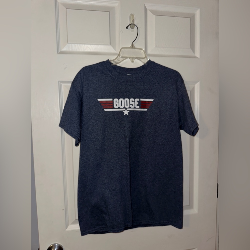 Medium Gildan T-Shirt